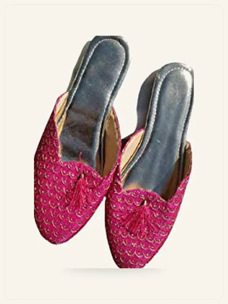 Embroidered Juttis - alternate view